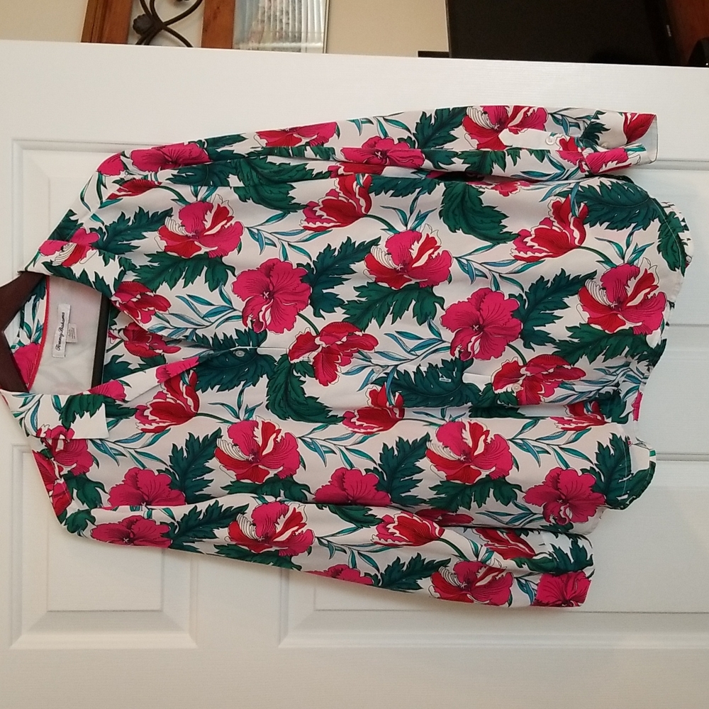 100% silk Tommy Bahama blouse